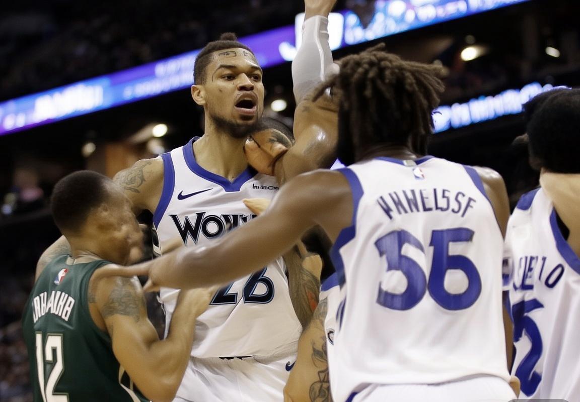 运动战逆转！明尼苏达森林狼力克密尔沃基雄鹿，迈克尔·波特成关键先生